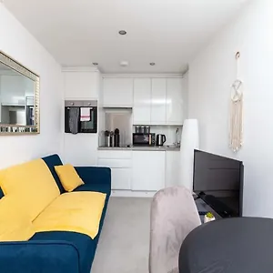 The Nest - Centre - Double And Sofa Bed Apartment