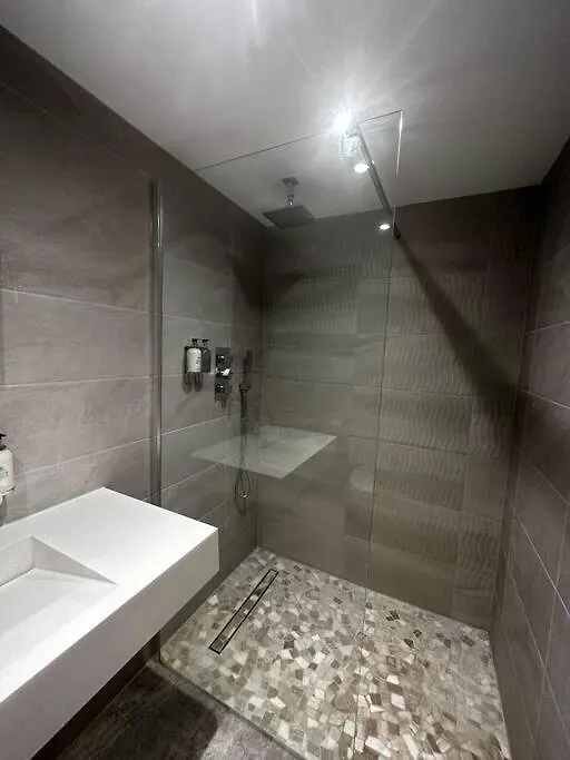 Stunning & Fun 4 Bed Home In The Heart Of Μπράιτον 0*,  Ηνωμένο Βασίλειο